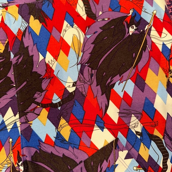 Colorful Geometric Patterned Leggings - Picture 2 of 5